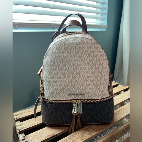 michael kors backpack - Picture 7 of 7